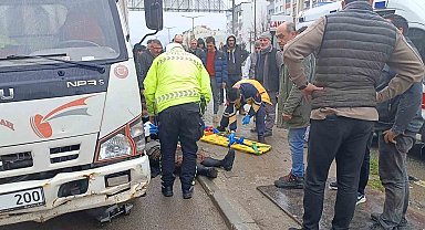 Geri manevra yapan kamyon kadına çarptı