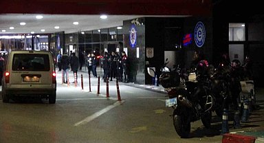 İzmir'de şüpheli araç kovalayan motosikletli polis ekibi kaza yaptı: 2 yaralı