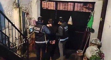 İzmir'in 3 ilçesinde silah tacirlerine darbe: 8 gözaltı