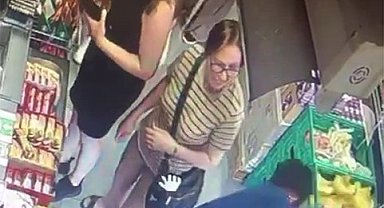 Kadıköy'de film gibi operasyon kamerada: Gasp suçundan aranan şahsa markette gözaltı