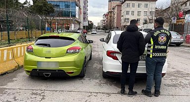 Kartal'da makas pahalıya patladı: Trafikten men edildi