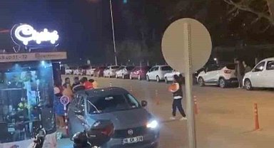 Kavgaya tutuşan gençler mahalleyi boks ringine çevirdi