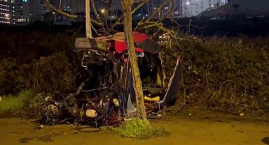 Pendik'te takla atan otomobil hurda yığınına döndü: 3 yaralı
