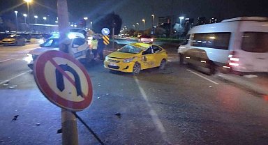 Pendik'te ticari taksi ile otomobil çarpıştı: 1 yaralı