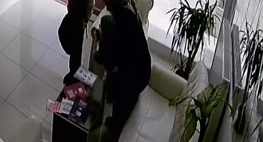"Heimlich manevrası" ile küçük çocuğun hayatını kurtardı