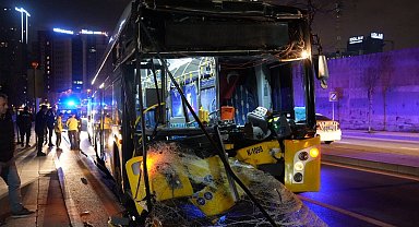 Şişli'de İETT otobüsü park halindeki hafriyat kamyonuna çarptı: 9 yaralı