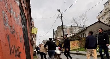 Şişli'de tornavidalı "rehinli araç" kavgası: Tekme ve yumruklar havada uçuştu