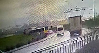 Tuzla'da İETT otobüsü park halindeki kamyona çarptı: 5 yaralı