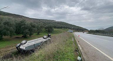 Virajı alamadı tarlaya uçtu