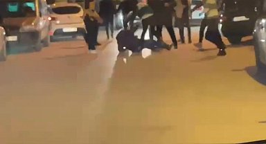 Yol verme kavgası sokağı ringe çevirdi..