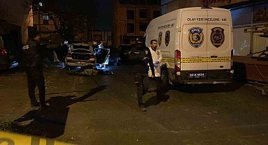 Arnavutköy'de polisten kaçmaya çalışan torbacı, polisle çıkan arbedede kendini vurdu