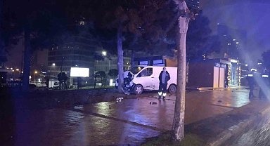 Ataşehir'de trafik kazası: 1'i ağır, 2 yaralı