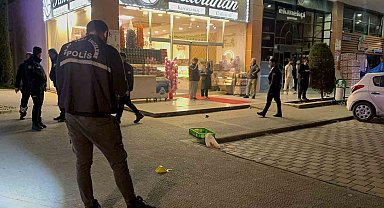 Avcılar'da iki grup arasındaki silahlı kavga kamerada: 1 yaralı