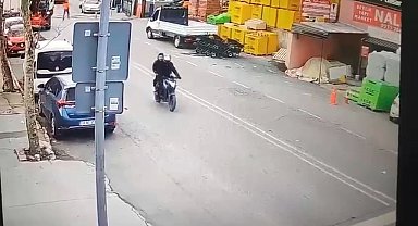 Beylikdüzü'nde motosikletli şahıslar taş atıp aracın camını kırdı