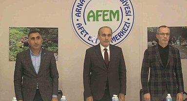 Depremde hayatını kaybeden vatandaşlar için Arnavutköy'de anma programı düzenlendi