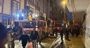 Esenyurt'ta 4 katlı binada korkutan yangın: Mahsur kalan 12 kişi kurtarıldı