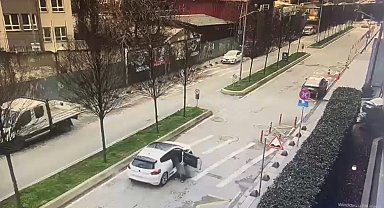 İstanbul'da film gibi olay kamerada: Kaçırdıkları adamı vurup araçtan attılar