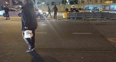 Kadıköy D100'de bir şahsa önünü kesmeye çalıştığı otomobil çarptı