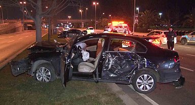 Kartal sahil yolunda iki otomobil çarpıştı: 4 yaralı