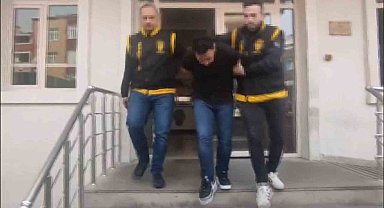 Pendik'te boşandığı eşini sokak ortasında bıçaklayarak öldürdü