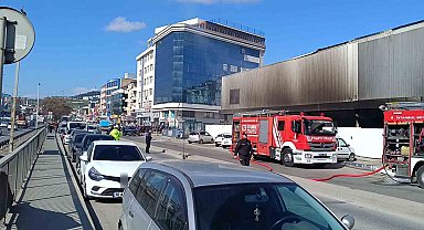 Pendik'te korkutan yangın: Gökyüzünü siyah dumanlar kapladı