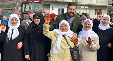 Sındırgı Gölcük Mahallesi'nden Umreci Vatandaşlar Dualarla Yolcu Edildi