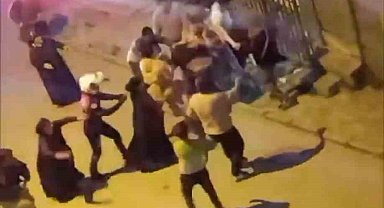 Şişli'de akrabaların meydan kavgası kamerada: Ortalık karıştı polis havaya ateş açtı