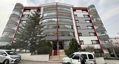 Ankara'da cinnet geçiren koca, karısını öldürüp çocuğunu ağır yaraladı