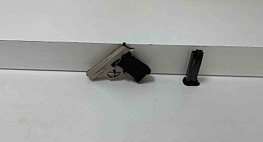 Beylikdüzü'nde havaya silahla ateş eden gençler o anları sosyal medyada paylaştı
