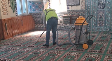 Burhaniye Belediyesi Ramazan Ayı Öncesi Cami Temizliklerine Hızla Devam Ediyor