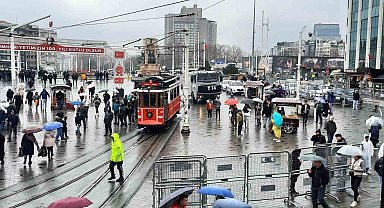 İstanbul Valiliği kararıyla Taksim ve Şişhane metro istasyonu kapatıldı