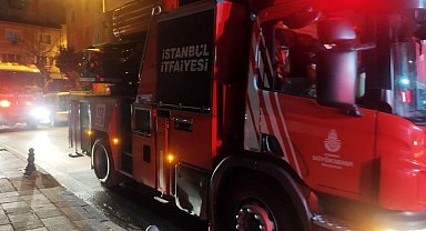 Kadıköy'de korkutan iş yeri yangını