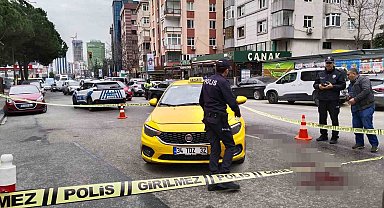 Kadıköy'de taksiciyi gasp edip bıçakladılar