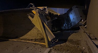 Kağıthane'de ortalığı savaş alanına çeviren kamyon 7 saat sonra kaldırılabildi