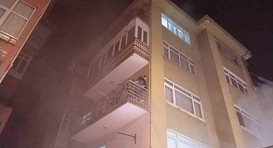 Kartal'da yangında mahsur kalanları itfaiye ekipleri kurtardı