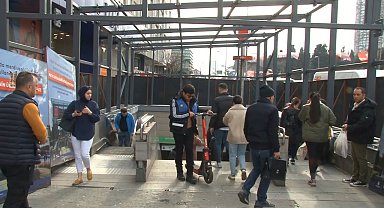 Mecidiyeköy metroda bir kişi raylara atlayarak intihar etti