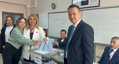 Mesut Eray, Eşiyle Birlikte Oyunu Kullandı
