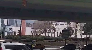 Şişli'de kadın viyadükten aşağıya atladı, son anda yatağa düştü: O anlar kamerada