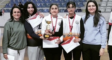 Şule Yüksel Şenler Kız Anadolu İmam Hatip Lisesi Öğrencilerinden Gurur Veren Başarı
