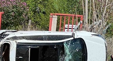 Ankara'da otomobil takla attı: 2 yaralı