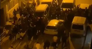 Asker eğlencesinde ortalık karıştı, gençler yumruk yumruğa birbirine saldırdı