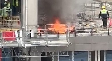 Ataşehir'de rezidans inşaatında çıkan yangın korkuttu