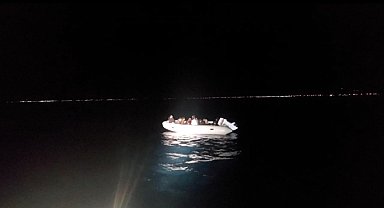 Ayvalık'ta 11 düzensiz göçmen ve 6 çocuk kurtarıldı