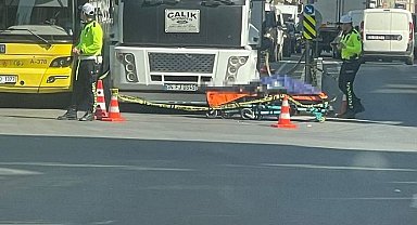 Bağcılar'da yolun karşısına geçmeye çalışan yaşlı adama kamyon çarptı