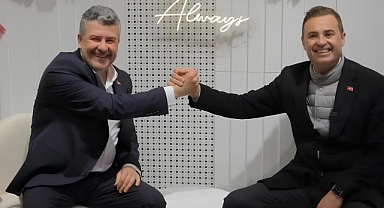 Başkan Akbıyık’tan Göndermeli fotoğraf