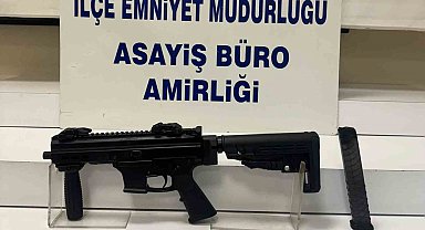Bayrampaşa'da işyerine yapılan baskında otomatik tüfek ele geçirildi: 1 gözaltı