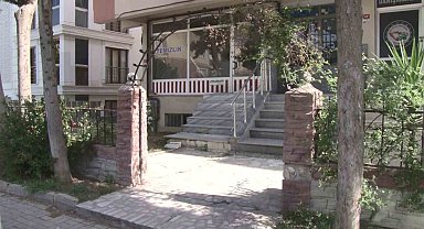Büyükçekmece'de bir gece 4 bahçe kapısını çalan hırsızlar kamerada