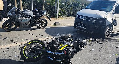 Eyüpsultan'da minibüs ile motosiklet çarpıştı: 2 ölü