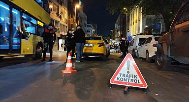 Kadıköy'de narkotik köpeği "Ceviz" ile 'Huzur İstanbul' uygulaması yapıldı
