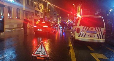 Kadıköy'de narkotik köpeği "Giz" ile 'Huzur ve Güven İstanbul' uygulaması yapıldı